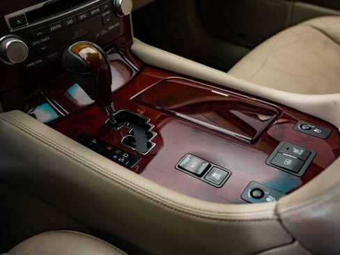 Used 2011 Lexus LS 460 AWD w/ Luxury Value Edition image 38