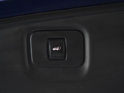 Used 2020 Nissan Pathfinder Platinum AWD/4WD image 18