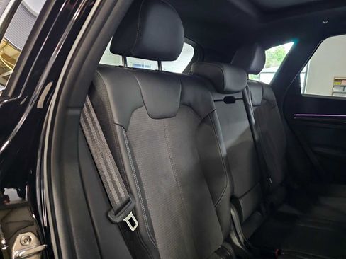 Used 2022 Audi SQ5 Prestige w/ Prestige Package AWD/4WD image 13