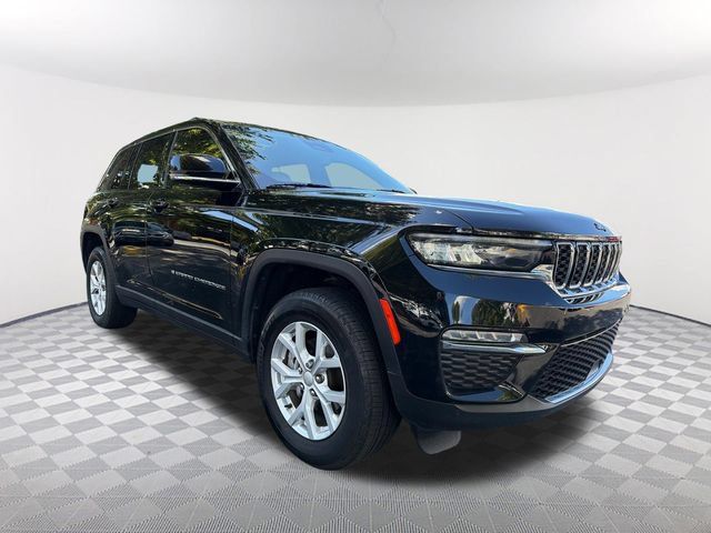 Used 2023 Jeep Grand Cherokee Limited AWD/4WD image 3