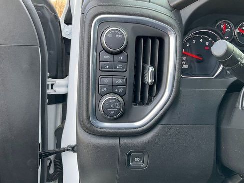 Used 2022 Chevrolet Silverado 1500 RST w/ Redline Edition image 9