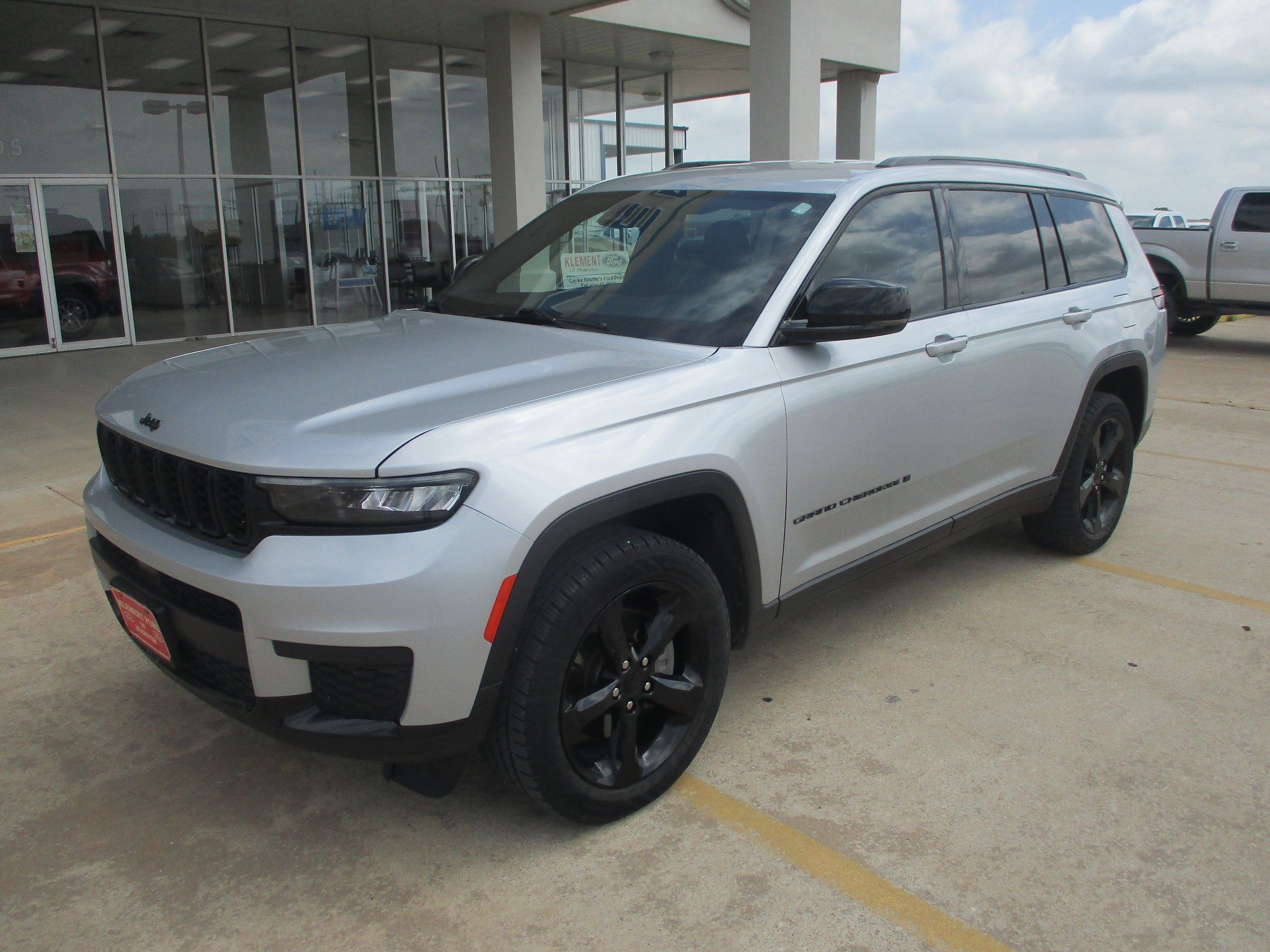 Used 2021 Jeep Grand Cherokee L Laredo AWD/4WD image 2