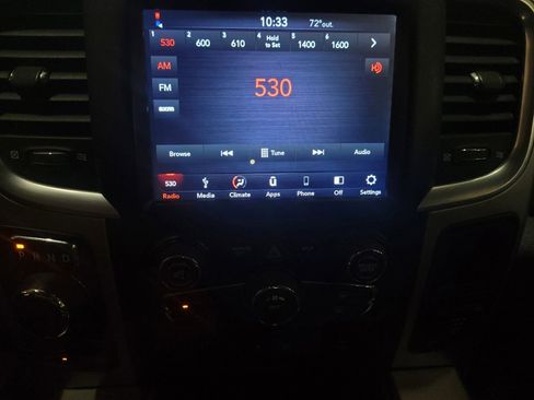 Used 2018 RAM 1500 Classic SLT AWD/4WD image 25