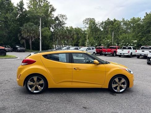 Used 2012 Hyundai Veloster w/ Style Pkg FWD image 6