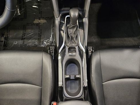 Used 2024 Toyota Corolla Cross XLE image 18