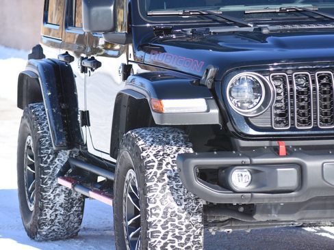 Used 2024 Jeep Wrangler Unlimited Rubicon image 7