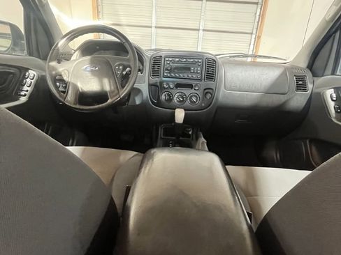 Used 2007 Ford Escape XLS image 7