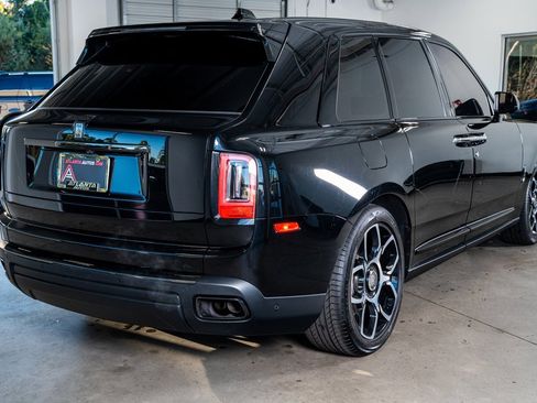 Used 2022 Rolls-Royce Cullinan Black Badge image 6