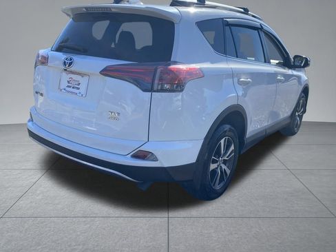 Used 2018 Toyota RAV4 XLE image 16