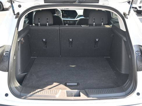 Used 2024 Chevrolet Trax LS w/ LS Convenience Package image 13