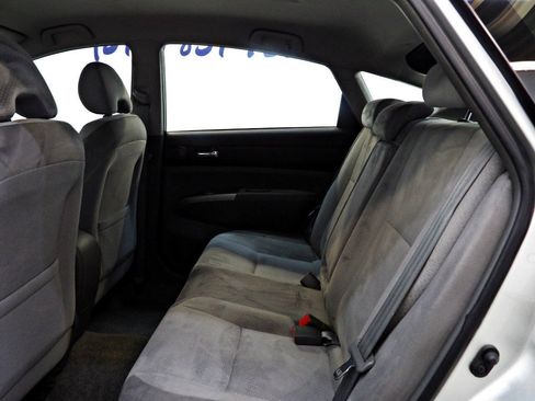 Used 2005 Toyota Prius w/ Pkg 6 FWD image 10
