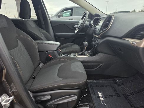 Used 2016 Jeep Cherokee Latitude w/ Safety/Convenience Group image 50