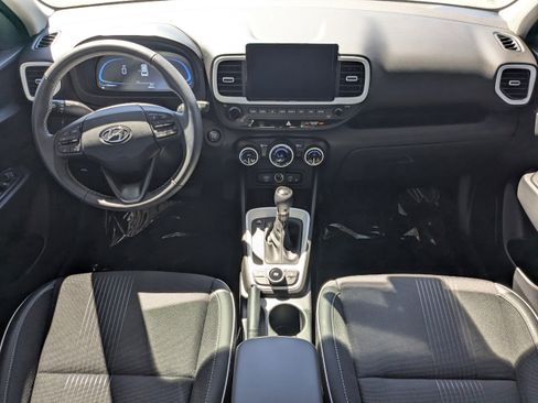 New 2025 Hyundai Venue Limited image 16