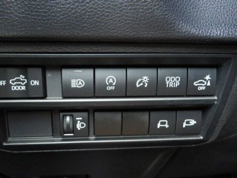 Used 2022 Toyota Tundra SR5 image 24