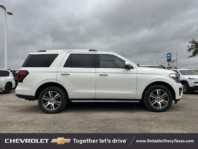 Used 2022 Ford Expedition Limited RWD image 3