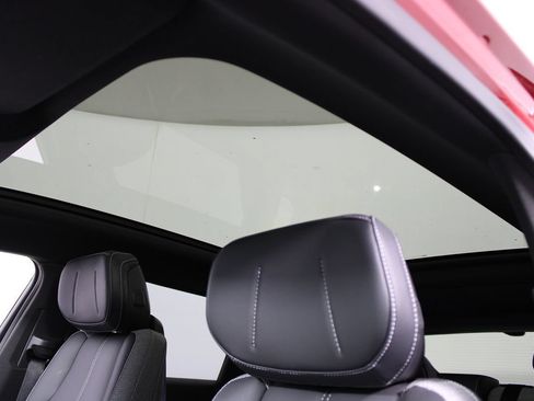 Used 2024 Cadillac Lyriq Tech RWD image 13