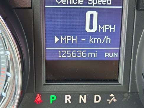 Used 2014 Chrysler Town & Country Limited w/ Luxury Group FWD image 39