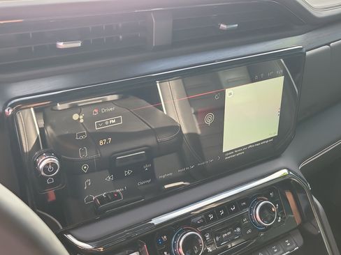 Used 2024 GMC Sierra 1500 AT4X image 24