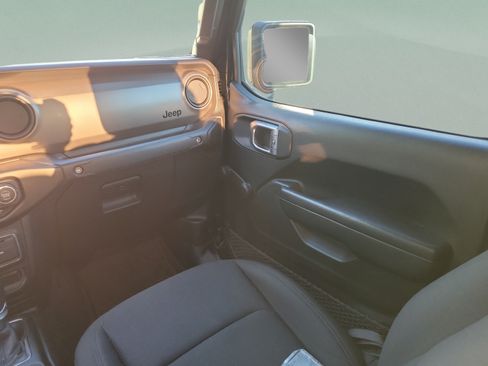 Used 2023 Jeep Gladiator Sport AWD/4WD image 14