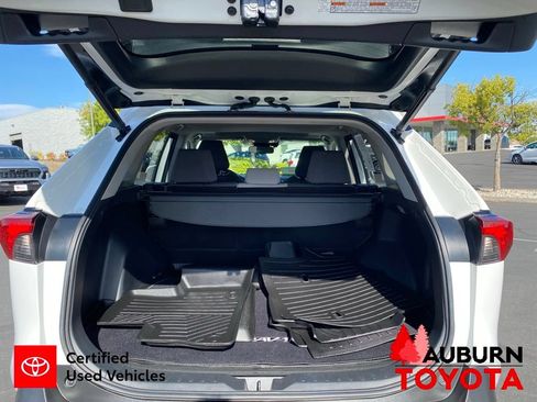 Certified 2021 Toyota RAV4 XLE w/ Convenience Package AWD/4WD image 13