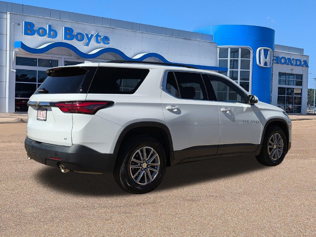 Used 2023 Chevrolet Traverse LT FWD image 5