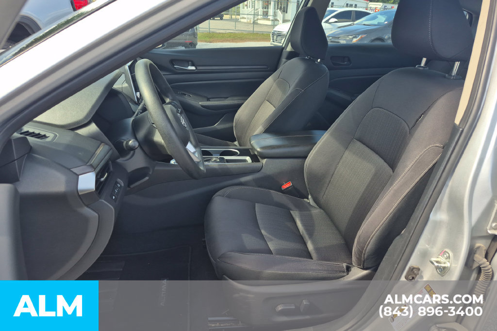 Used 2024 Nissan Altima 2.5 SV FWD image 9