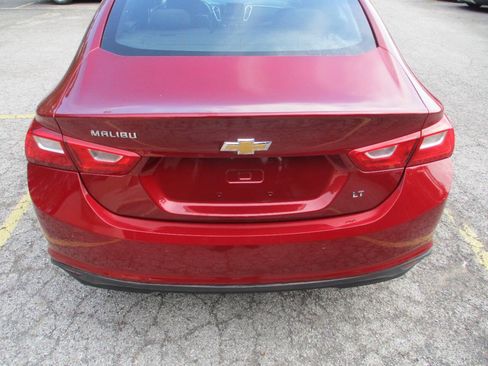 Used 2018 Chevrolet Malibu LT w/ Driver Confidence Package FWD image 18
