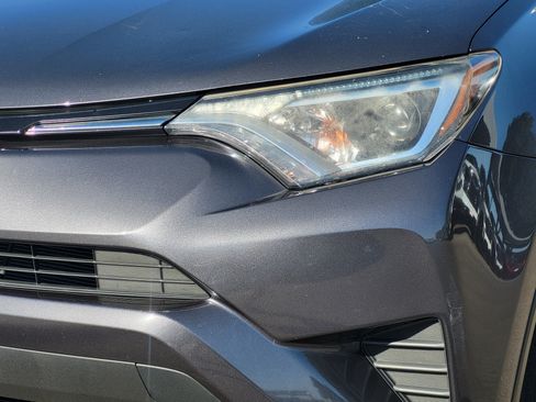 Used 2016 Toyota RAV4 LE AWD/4WD image 8