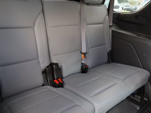 Certified 2023 GMC Yukon SLT w/ SLT Premium Package AWD/4WD image 31
