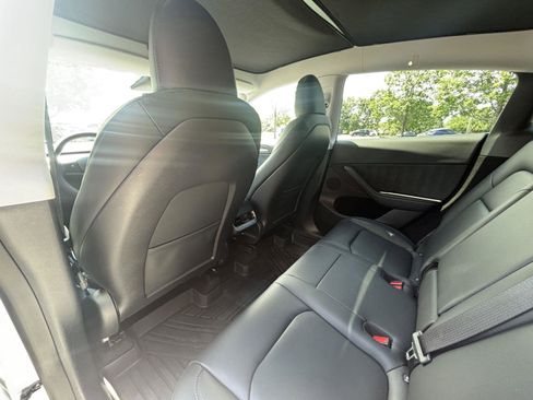 Used 2023 Tesla Model Y Long Range AWD/4WD image 23
