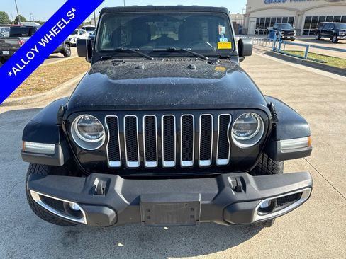 Used 2018 Jeep Wrangler Unlimited Sahara w/ Uconnect 4C Nav & Sound Group AWD/4WD image 2