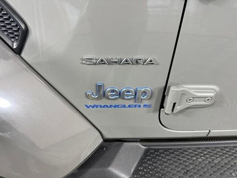 Used 2023 Jeep Wrangler Unlimited Sahara image 10