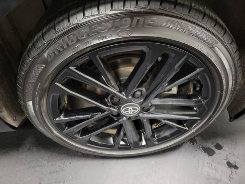 Used 2025 Toyota Camry SE FWD image 10