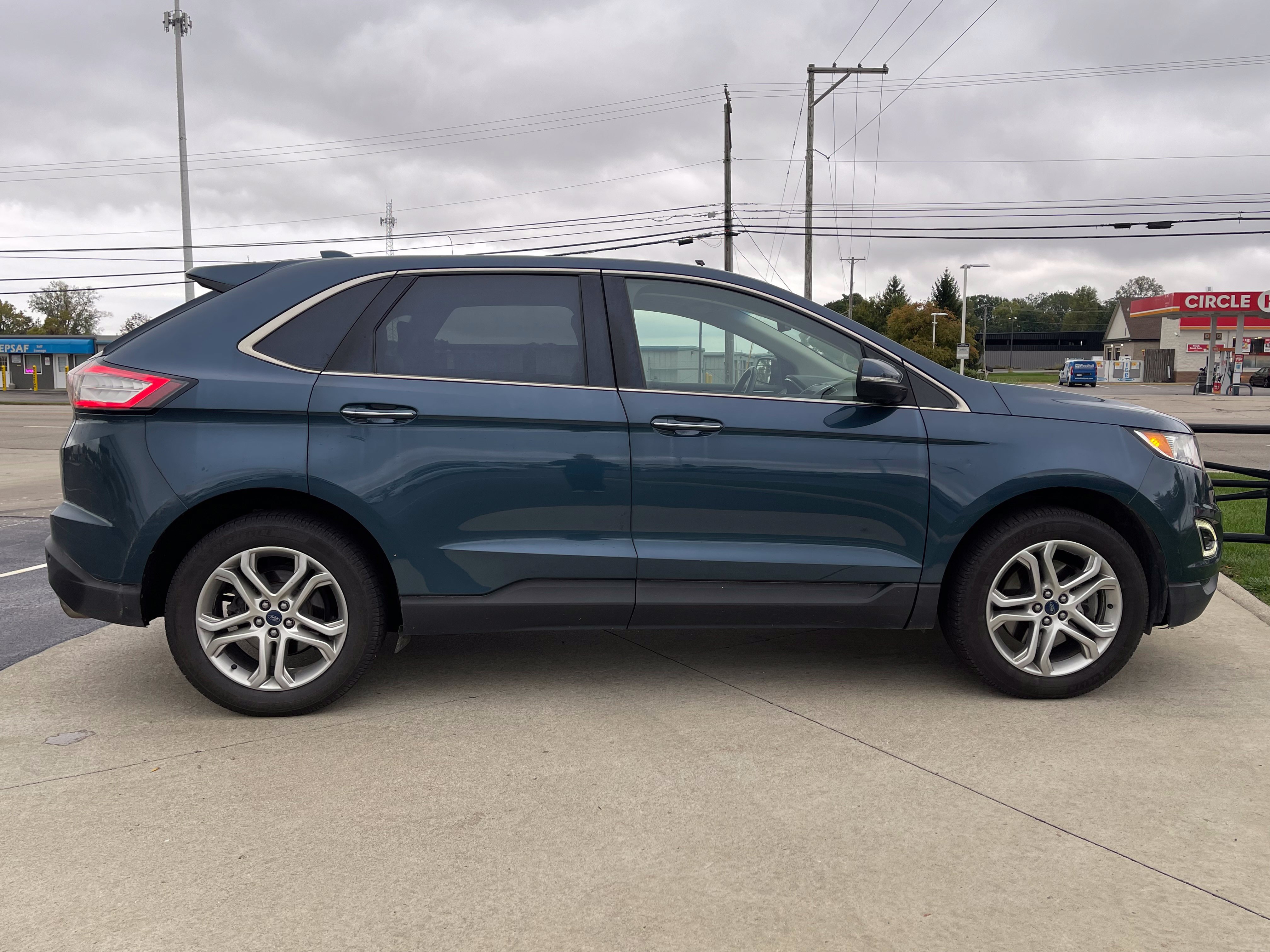 Used 2016 Ford Edge Titanium w/ Equipment Group 301A AWD/4WD image 8