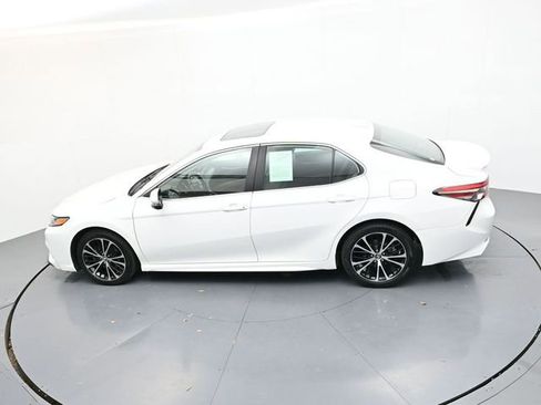 Used 2019 Toyota Camry L image 34