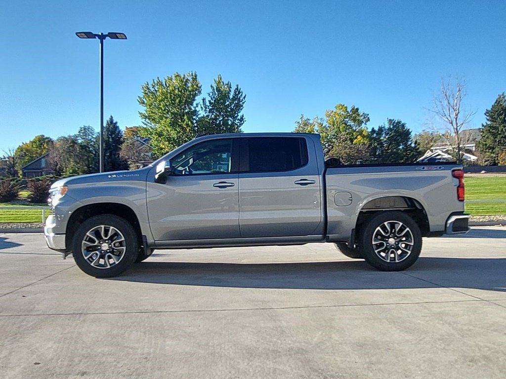 Used 2024 Chevrolet Silverado 1500 LT AWD/4WD image 5