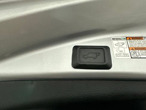 Used 2016 Toyota RAV4 XLE FWD image 28