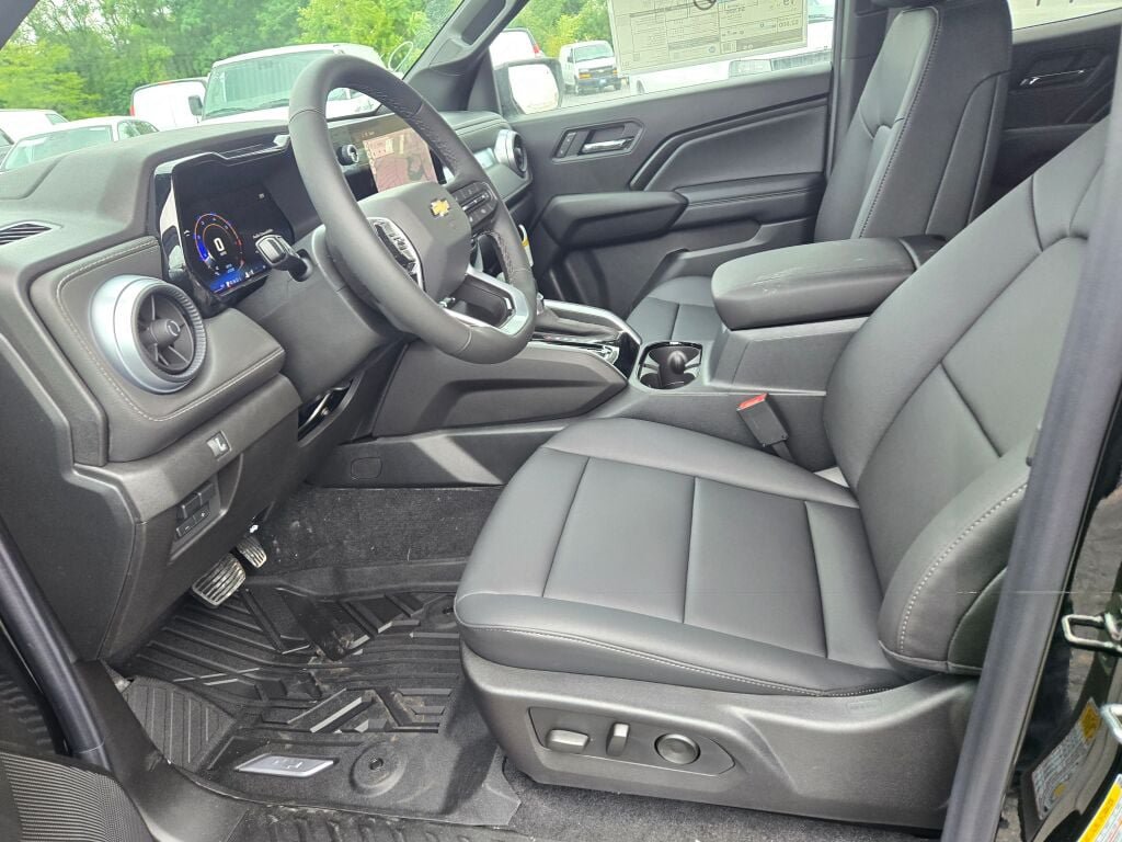 New 2026 Chevrolet Colorado LT w/ LT Convenience Package AWD/4WD image 16