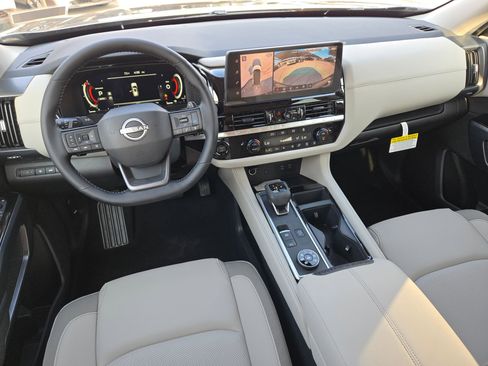 New 2026 Nissan Pathfinder SL image 13