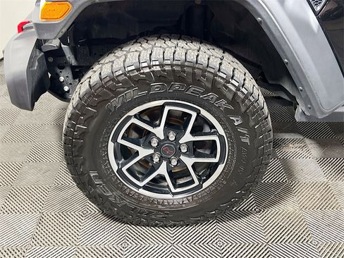 Used 2025 Jeep Gladiator Rubicon w/ Convenience Group image 28