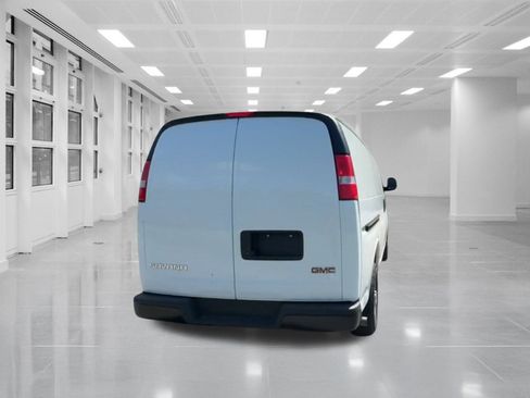 Used 2023 GMC Savana 2500 w/ Driver Convenience Package image 8