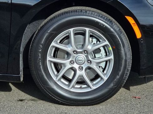 New 2026 Chrysler Pacifica Select image 11