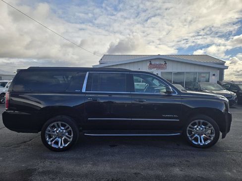 Used 2020 GMC Yukon XL SLT w/ Premium Edition image 15