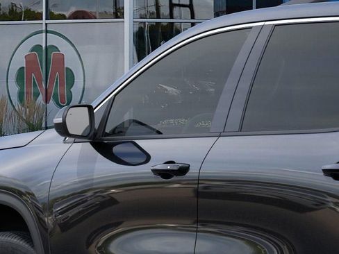 New 2026 Chevrolet Traverse LT image 12