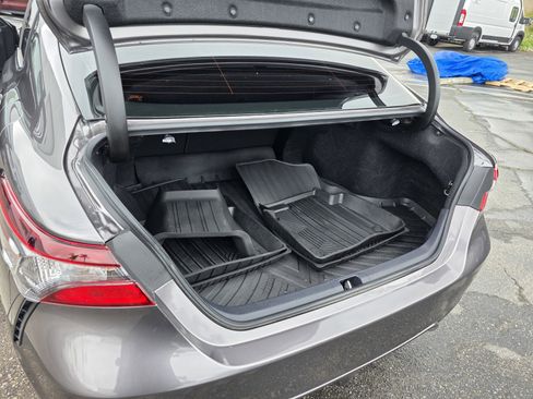 Used 2024 Toyota Camry SE image 19