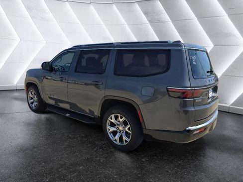 Used 2022 Jeep Wagoneer Series II RWD image 7