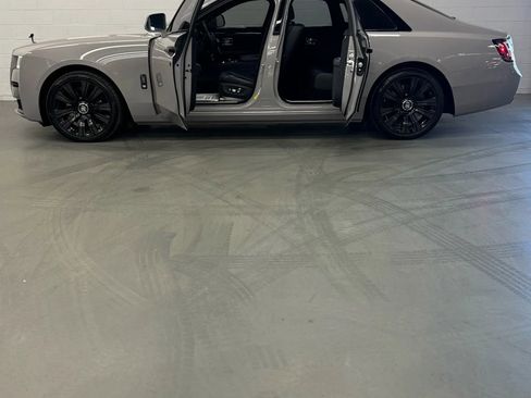 Used 2022 Rolls-Royce Ghost image 10