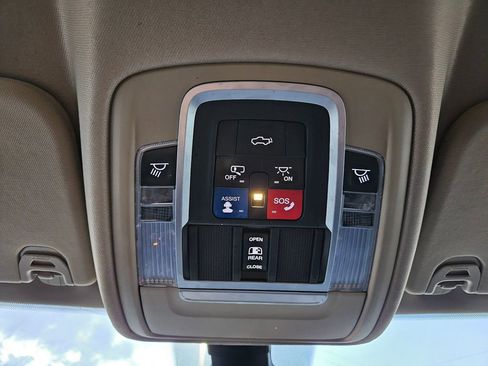 Used 2019 RAM 1500 Laramie image 19