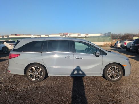 Used 2023 Honda Odyssey Elite image 5