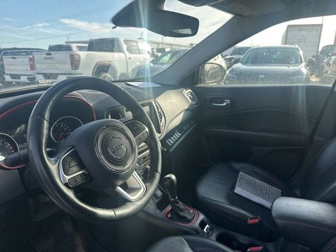 Used 2019 Jeep Compass Trailhawk w/ Cold Weather Group image 17